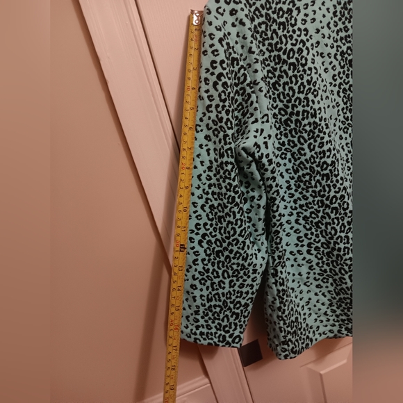 ANDRIA LIEU Jacket & Top set Cheetah - Picture 6 of 11